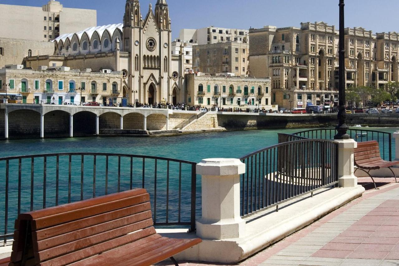 Prime Location Apartment With Side Seaviews Sliema Buitenkant foto