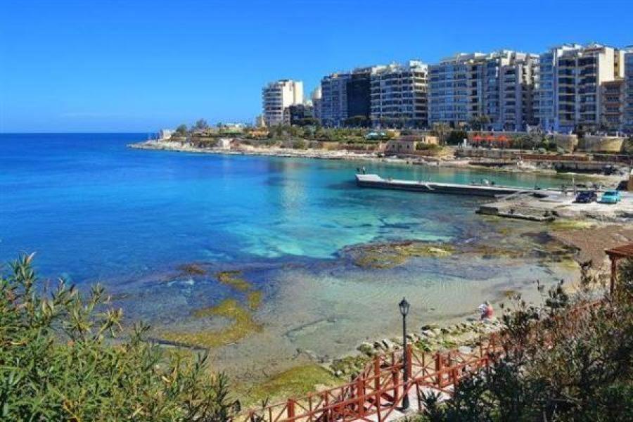 Prime Location Apartment With Side Seaviews Sliema Buitenkant foto