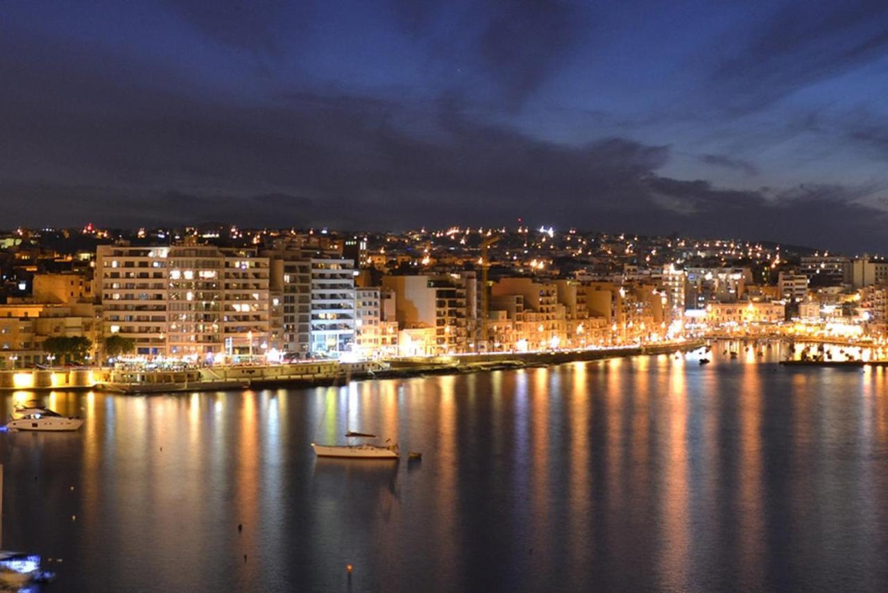 Prime Location Apartment With Side Seaviews Sliema Buitenkant foto