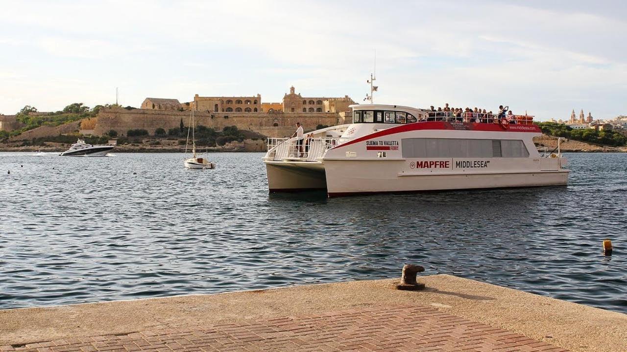 Prime Location Apartment With Side Seaviews Sliema Buitenkant foto