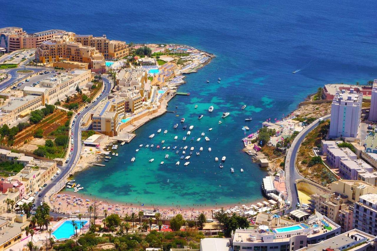 Prime Location Apartment With Side Seaviews Sliema Buitenkant foto